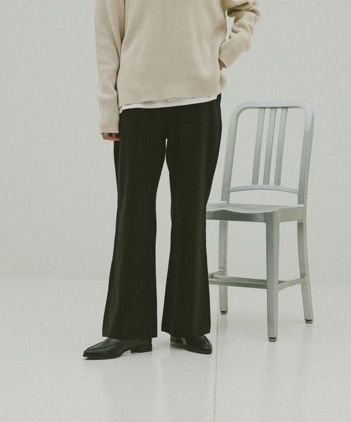 GLOBAL WORK（グローバルワーク）の「フワフワHugmeフレアパンツ/597985（その他パンツ・レディース・ダークブラウン/ブラック/チャコールグレー・MEDIUM/LARGE）」の4枚目の写真