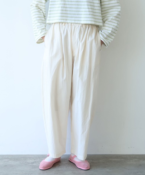 bulle de savon（ビュルデサボン）の「コットン/キュプラ 高密度ブロード パンツ（その他パンツ・レディース・アイボリー/ピンク/チャコールグレー・FREE）」の4枚目の写真