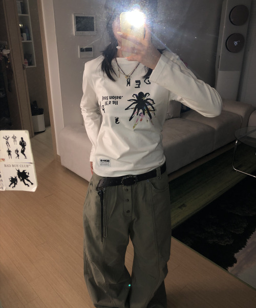 SEW-B(ソービー)の「セミクロップスパイダー長袖Tシャツ(Tシャツ/カットソー・レディース・その他・FREE)」の2枚目の写真