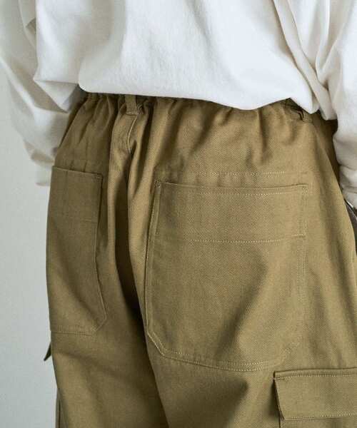 CRAFT STANDARD BOUTIQUE（クラフトスタンダードブティック）の「ツイルワイドカーゴパンツ（カーゴパンツ・メンズ・ブラック/カーキ・S/M/L）」の13枚目の写真