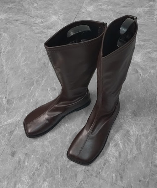 THE CELL.(ザセルドット)の「スクエアローヒールロングブーツ SQUARE LOW HEEL LONG BOOTS(ブーツ・レディース・ブラック/ブラウン・35/37/39)」の2枚目の写真