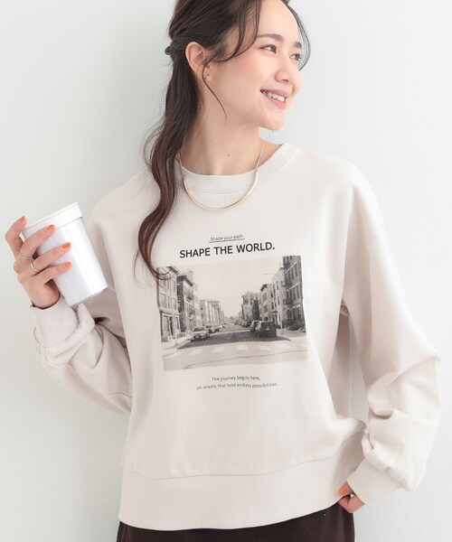 SHOO・LA・RUE（シューラルー）の「【綿100%/洗濯機可/S-LL】プリントアソート裏毛スウェット（スウェット・レディース・ベージュ系その他6/ライトグレー系/ブルー系3/チャコールグレー・01/02/03/04）」の3枚目の写真