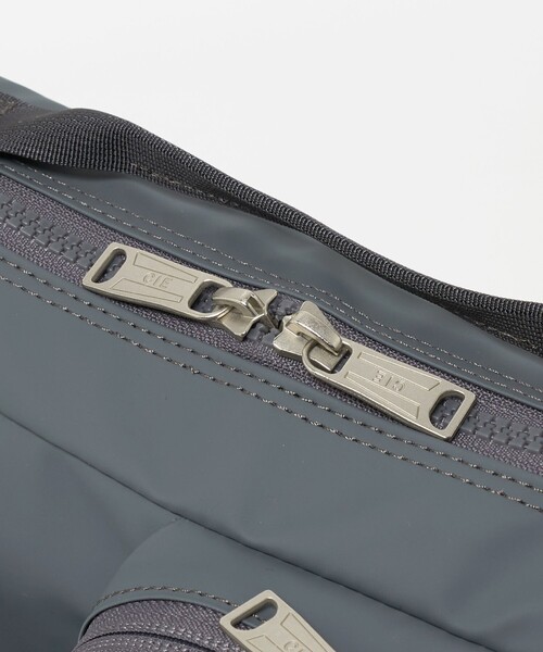CIE（シー）の「＜CIE＞GRID3 ボトル ショルダーバッグ（ショルダーバッグ・メンズ・ダークグレー/ブラック・FREE）」の11枚目の写真