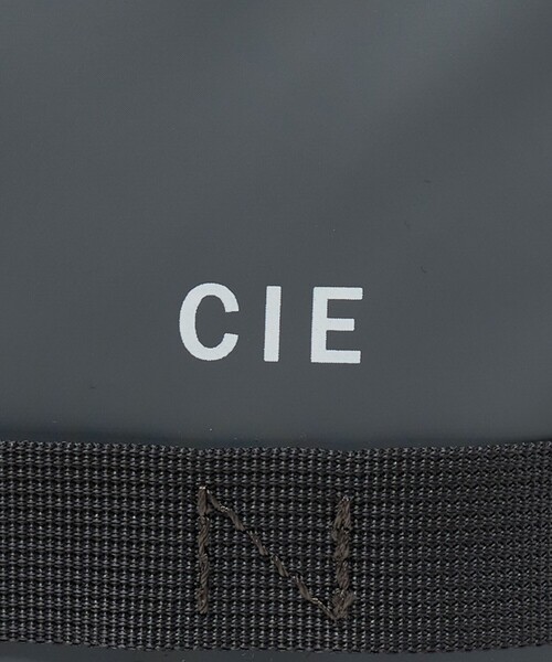 CIE（シー）の「＜CIE＞GRID3 ボトル ショルダーバッグ（ショルダーバッグ・メンズ・ダークグレー/ブラック・FREE）」の14枚目の写真