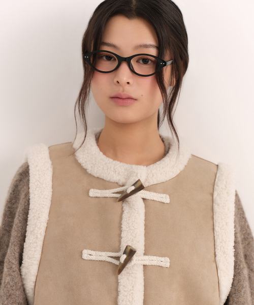 MUSINSA STANDARD WOMAN（ムシンサスタンダードウーマン）の「ウィメンズ シンセティックスエード シアリング トグル ベスト [ベージュ]（ベスト・レディース・その他・S/M）」の4枚目の写真