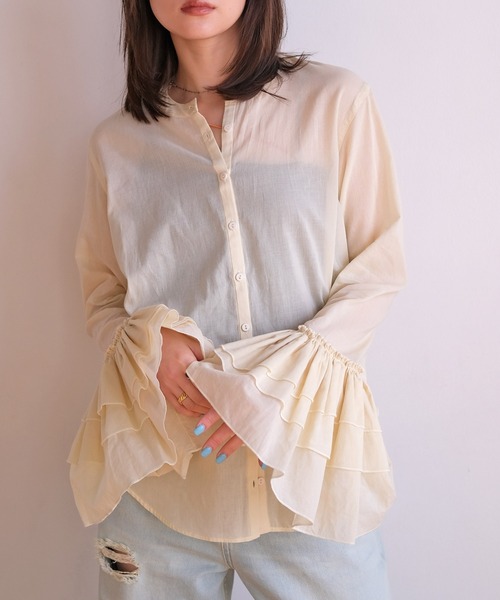 AKTE（アクテ）の「ボリュームティアードスリーブシャツ（シャツ/ブラウス・レディース・ライトブルー/クリーム・FREE）」の2枚目の写真