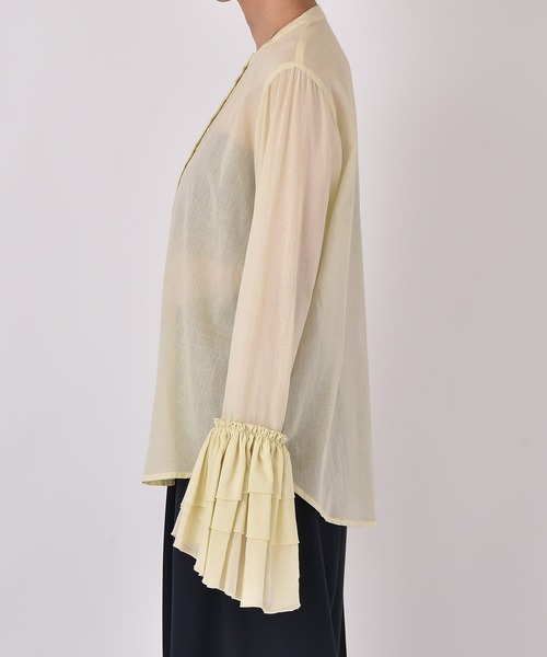 AKTE（アクテ）の「ボリュームティアードスリーブシャツ（シャツ/ブラウス・レディース・ライトブルー/クリーム・FREE）」の4枚目の写真