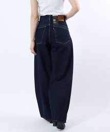 Levi's（リーバイス）の「Levi's（リーバイス）SUPER BAGGY BARREL ジーンズ/スーパーバギーバレルレッグデニム レディース ワイドデニム（デニムパンツ）」