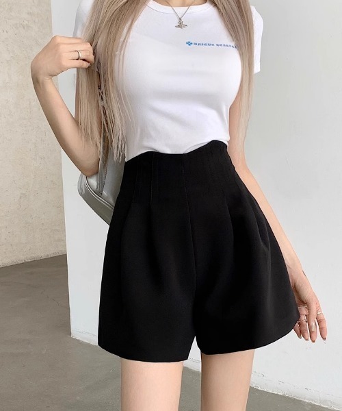 Mejoul（メジュール）の「【26年春夏新作】ハイウエスト Vカット タックショートパンツ（その他パンツ・レディース・ブラウン/ブラック・L/M）」の7枚目の写真