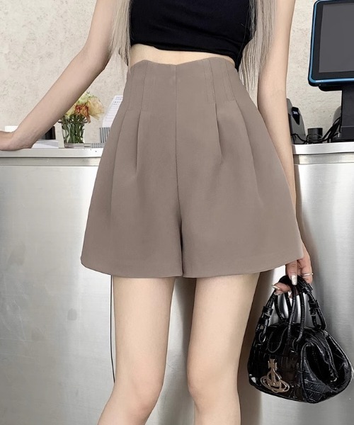 Mejoul（メジュール）の「【26年春夏新作】ハイウエスト Vカット タックショートパンツ（その他パンツ・レディース・ブラウン/ブラック・L/M）」の11枚目の写真