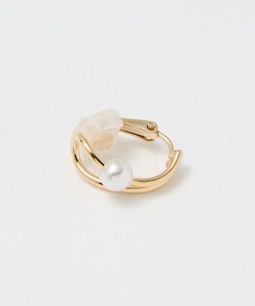 green label relaxing(グリーンレーベルリラクシング)の「ドロップフレーム&フェイクパール イヤリング(イヤリング・レディース・シルバー/ゴールド・FREE)」の7枚目の写真