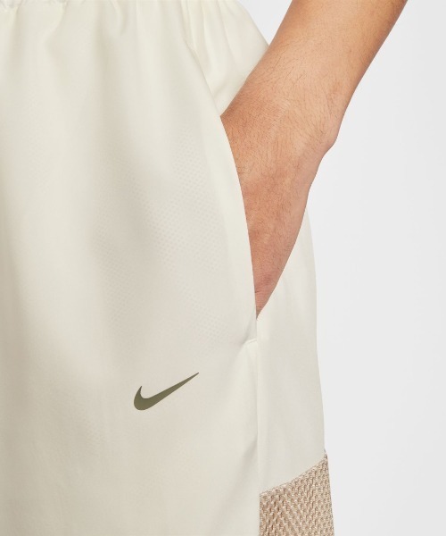NIKE(ナイキ)の「ナイキ NIKE ナイキ ウーヴン アイコン パンツ STRTFV SN(その他パンツ・メンズ・オフホワイト・SS/S/M/L/XL/2XL/3XL)」の7枚目の写真