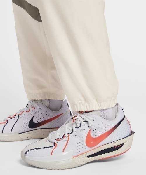 NIKE(ナイキ)の「ナイキ NIKE ナイキ ウーヴン アイコン パンツ STRTFV SN(その他パンツ・メンズ・オフホワイト・SS/S/M/L/XL/2XL/3XL)」の5枚目の写真