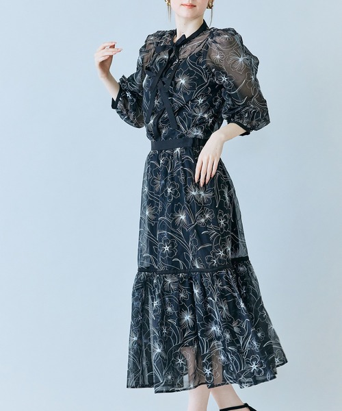 Audie a Muses(オーディアミューズ)の「シアー刺繍バイカラーティアードスカート(スカート・レディース・ブラック/ベージュ・38/42)」の6枚目の写真