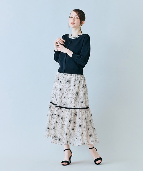 Audie a Muses(オーディアミューズ)の「シアー刺繍バイカラーティアードスカート(スカート・レディース・ブラック/ベージュ・38/42)」の17枚目の写真