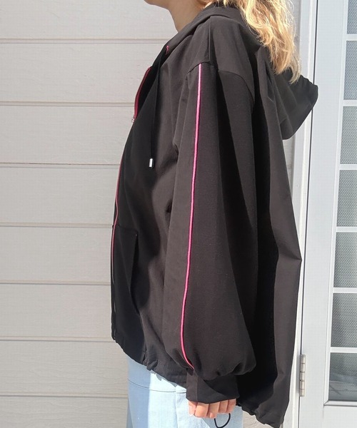 Q(キュー)の「ドッキングバルーンパーカー(パーカー・レディース・ブラック/ホワイト・MEDIUM)」の11枚目の写真