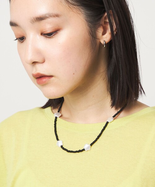 CITEN（シテン）の「＜CITEN＞フラワーモチーフビーズネックレス（ネックレス・レディース・イエロー/ケリーグリーン/ブラック・FREE）」の2枚目の写真