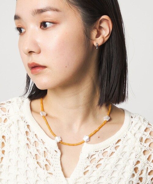 CITEN（シテン）の「＜CITEN＞フラワーモチーフビーズネックレス（ネックレス・レディース・イエロー/ケリーグリーン/ブラック・FREE）」の4枚目の写真
