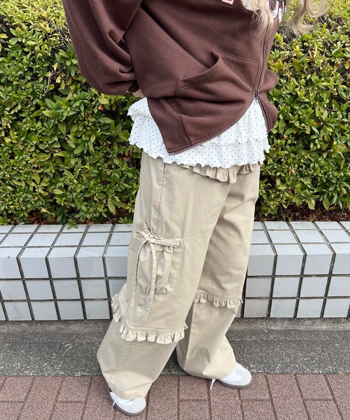 WC(ダブル シー)の「フリルカーゴパンツ(カーゴパンツ・レディース・ベージュ/チャコールグレー・FREE)」の8枚目の写真