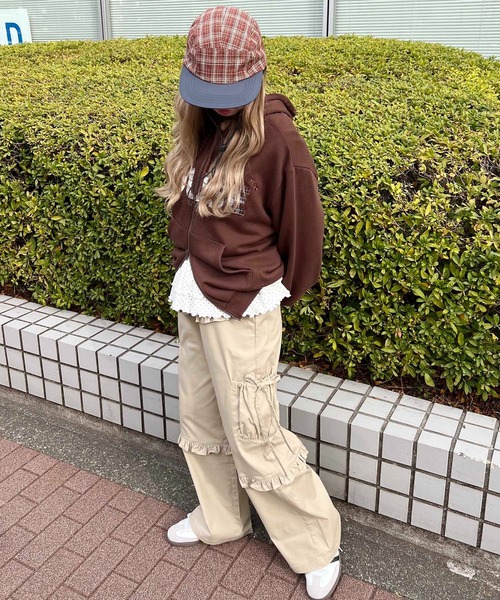 WC(ダブル シー)の「フリルカーゴパンツ(カーゴパンツ・レディース・ベージュ/チャコールグレー・FREE)」の10枚目の写真