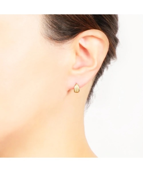 itam(アイタム)の「【itam】アイタム/ 【 金属アレルギー対応 】ステンレス ワイドフープピアス(ピアス(両耳用)・レディース・シルバー/ゴールド・FREE)」の4枚目の写真
