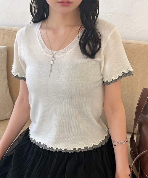 Rejoule(リジュール)の「フリルレイヤード見え メロウ加工配色Tシャツ(Tシャツ/カットソー・レディース・ライトグレー/チャコールグレー/アイボリー/ライトブルー・FREE)」の2枚目の写真