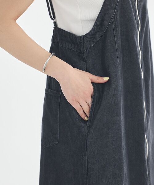 earth music&ecology（アースミュージックアンドエコロジー）の「ダブルジップデニムキャミワンピース（ワンピース・レディース・ブラック/インディゴブルー・FREE）」の20枚目の写真
