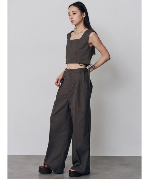 MURUA（ムルーア）の「【セットアップ対応】スクエアネックメッシュタンク（タンクトップ・レディース・ブラック/アイボリー/ブラウン/グレー・FREE）」の10枚目の写真