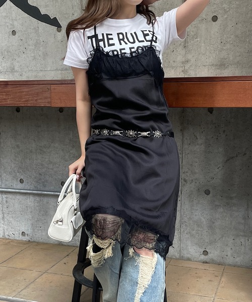 ROGER AND RAW(ロジャーアンドロウ)の「サテンレースキャミワンピース スリップドレス(ワンピース・レディース・ホワイト/ブラック・FREE)」の2枚目の写真