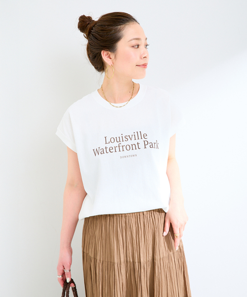 B.C STOCK(ベーセーストック)の「手洗い可 / アソートフレンチスリーブロゴTEE(Tシャツ/カットソー・レディース・チャコールグレー/レッド/ブラウン/ホワイト・FREE)」の13枚目の写真