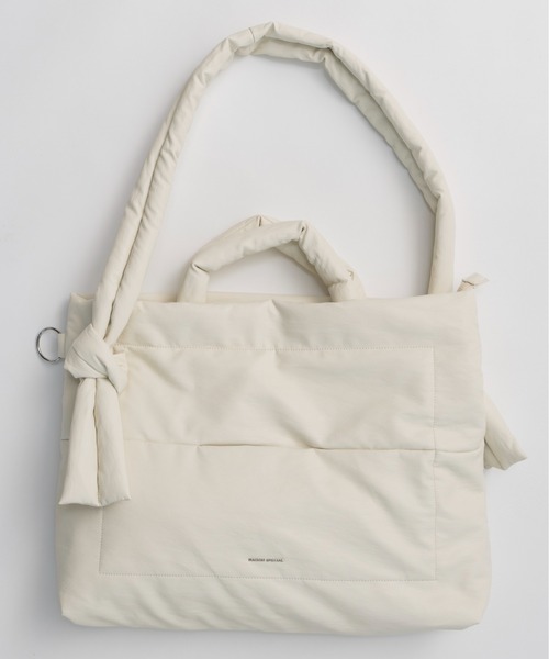 MAISON SPECIAL(メゾンスペシャル)の「Vegan Leather Big Pillow Bag/ヴィーガンレザービッグピローバッグ(ショルダーバッグ・レディース・シルバー/パープル/アイボリー/ブラック・FREE)」の7枚目の写真