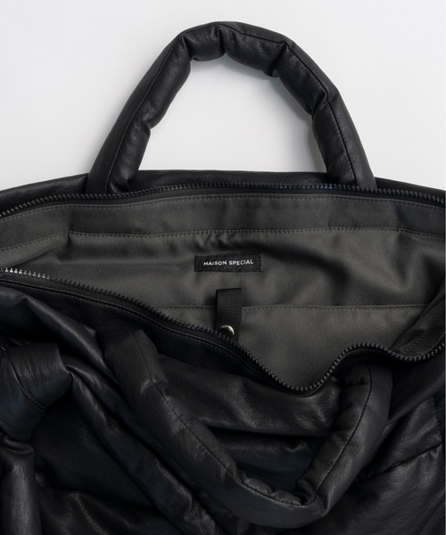 MAISON SPECIAL(メゾンスペシャル)の「Vegan Leather Big Pillow Bag/ヴィーガンレザービッグピローバッグ(ショルダーバッグ・レディース・シルバー/パープル/アイボリー/ブラック・FREE)」の17枚目の写真