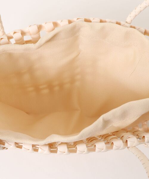 an meets zakka(アンミツザッカ)の「an meets zakka ブロック格子編みソフトプラスチックカゴバッグ(かごバッグ・レディース・ブラウン/レッド/ホワイト/ブラック/グリーン・ONESIZE)」の7枚目の写真