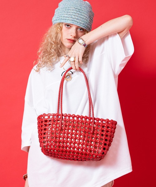 an meets zakka(アンミツザッカ)の「an meets zakka ブロック格子編みソフトプラスチックカゴバッグ(かごバッグ・レディース・ブラウン/レッド/ホワイト/ブラック/グリーン・ONESIZE)」の9枚目の写真