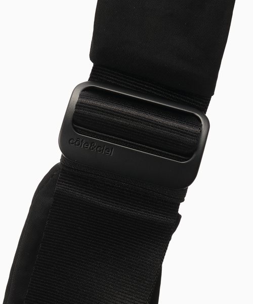 Cote&Ciel(コートエシエル)の「COTE&CIEL HYCO S SMOOTH(ショルダーバッグ・メンズ・ブラック・FREE)」の4枚目の写真