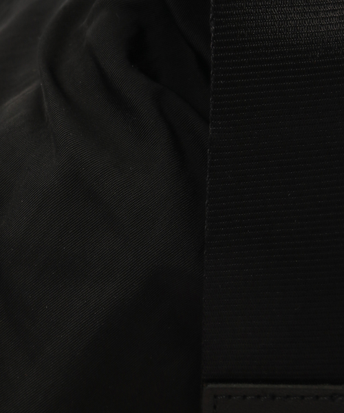 Cote&Ciel(コートエシエル)の「COTE&CIEL HYCO S SMOOTH(ショルダーバッグ・メンズ・ブラック・FREE)」の2枚目の写真