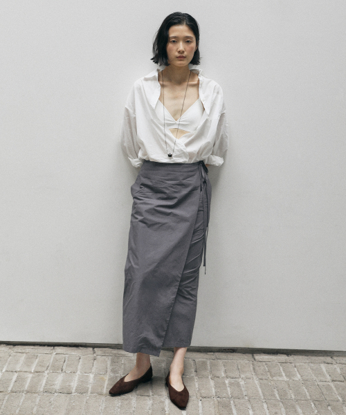 EPURE(エピュレ)の「MUSE Suede Flats (3color)(バレエシューズ・レディース・ブラック/ブラウン/グレー・22.5cm/23cm/23.5cm/24cm/24.5cm/25cm/25.5cm)」の5枚目の写真