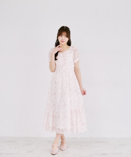 Suyunn(スユン)の「肩リボン付きシアーチェック×フラワープリントロングワンピース(ワンピース・レディース・コーラルピンク/ライトブルー・M)」の22枚目の写真