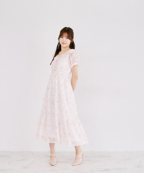 Suyunn(スユン)の「肩リボン付きシアーチェック×フラワープリントロングワンピース(ワンピース・レディース・コーラルピンク/ライトブルー・M)」の21枚目の写真