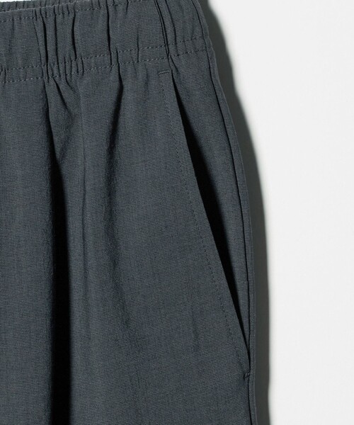 UNITED ARROWS（ユナイテッドアローズ）の「サマーポリエステル ナチュラルポプリン オールギャザー 1プリーツ イージーパンツ（その他パンツ・メンズ・ブラック/ダークグレー/ベージュ・S/L/M/XL）」の18枚目の写真