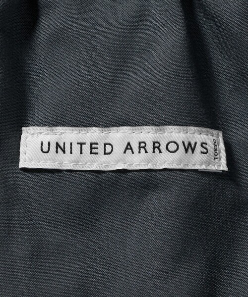 UNITED ARROWS（ユナイテッドアローズ）の「サマーポリエステル ナチュラルポプリン オールギャザー 1プリーツ イージーパンツ（その他パンツ・メンズ・ブラック/ダークグレー/ベージュ・S/L/M/XL）」の5枚目の写真