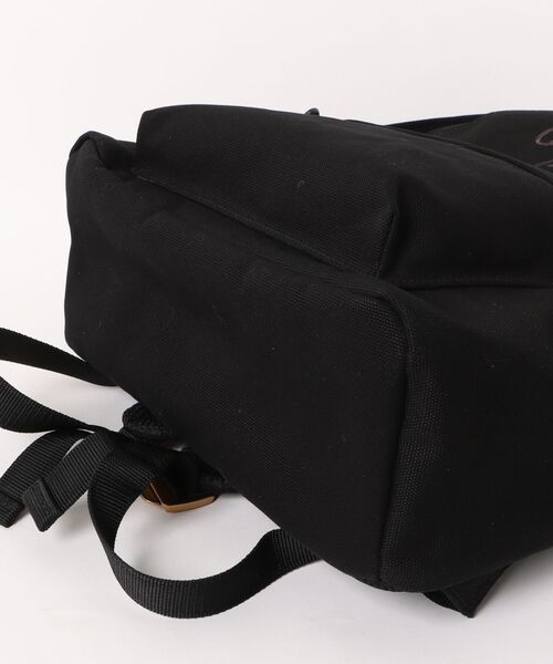 Guess(ゲス)の「【GUESS】ゲス GUESS JEANS HAWLEY BACKPACK(バックパック/リュック・レディース・ブラック/ベージュ/ブルー系その他・FREE)」の4枚目の写真