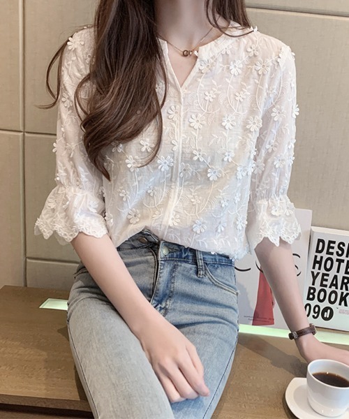 ONEP STAR(ワンピスター)の「スカラップデザイン刺繍レースブラウス(シャツ/ブラウス・レディース・ホワイト・X-LARGE/LARGE/MEDIUM)」の4枚目の写真