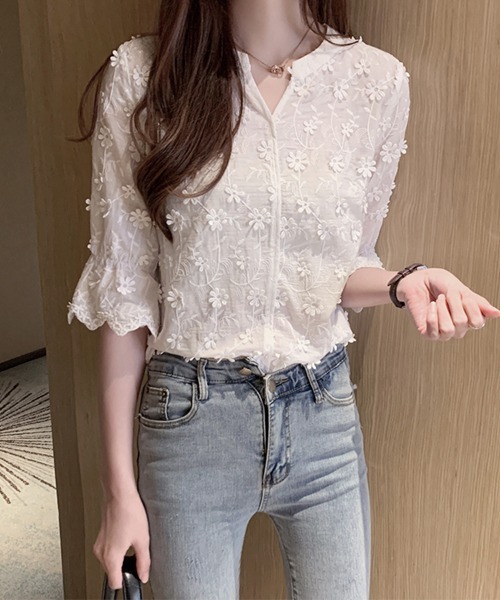 ONEP STAR(ワンピスター)の「スカラップデザイン刺繍レースブラウス(シャツ/ブラウス・レディース・ホワイト・X-LARGE/LARGE/MEDIUM)」の5枚目の写真