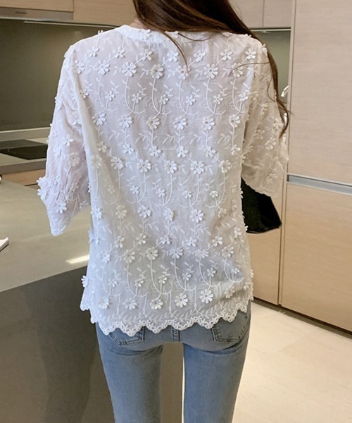 ONEP STAR(ワンピスター)の「スカラップデザイン刺繍レースブラウス(シャツ/ブラウス・レディース・ホワイト・X-LARGE/LARGE/MEDIUM)」の7枚目の写真