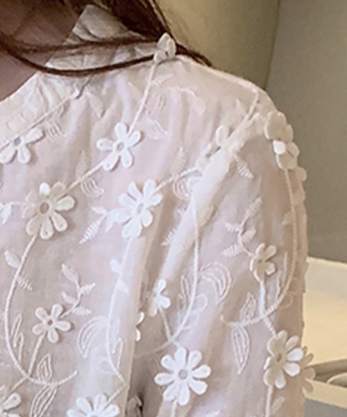 ONEP STAR(ワンピスター)の「スカラップデザイン刺繍レースブラウス(シャツ/ブラウス・レディース・ホワイト・X-LARGE/LARGE/MEDIUM)」の9枚目の写真