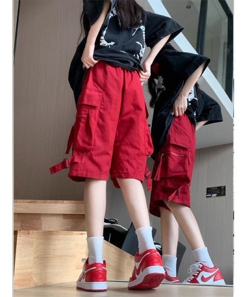 Ritzy(リッツィー)の「両サイド 大型のカーゴポケット パンツ(その他パンツ・レディース・レッド/ブラック・M/L)」の4枚目の写真
