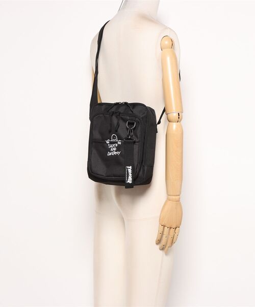 THRASHER(スラッシャー)の「THRASHER VERTICAL MINI SHOULDER BAG(ST)(ショルダーバッグ・メンズ・ブラック系その他/ブラック系その他2・FREE)」の6枚目の写真