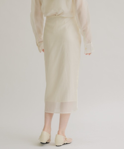 NEUNA(ヌナ)の「ソフトシアーペンシルスカート(スカート・レディース・アイボリー/ブラック・LARGE/MEDIUM)」の10枚目の写真