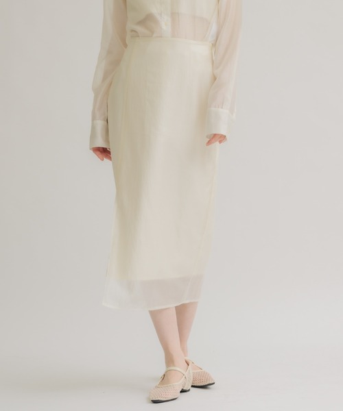 NEUNA(ヌナ)の「ソフトシアーペンシルスカート(スカート・レディース・アイボリー/ブラック・LARGE/MEDIUM)」の4枚目の写真